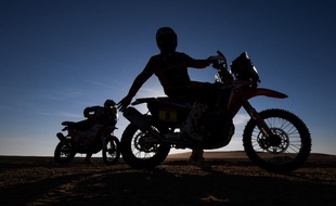 L'édition 2020 du Dakar aura été le théâtre de deux accidents mortels à moto.