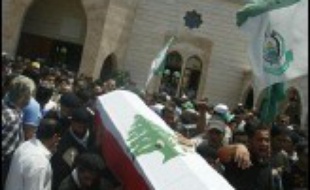 Ces tirs ont été déclenchés deux jours après l'assassinat d'un dirigeant du Jihad islamique au Liban dans un attentat à la voiture piégée imputé par le groupe radical à l'Etat hébreu, malgré le démenti de ce dernier.