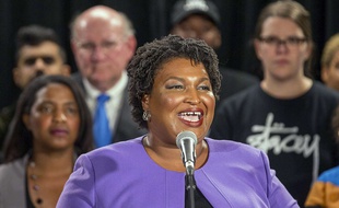 La candidate démocrate au poste de gouverneur de Géorgie, Stacy Abrams, a reconnu sa défaite le 16 novembre 2018.