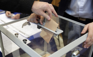 Un électeur vote (illustration).