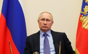Vladimir Poutine lors d'une réunion en téléconférence à Moscou, le 30 mars 2020.