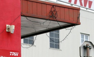 L'usine de sous-traitance automobile TRW de Ramonchamp (Vosges) a été placée jeudi en liquidation judiciaire par le tribunal de commerce d'Epinal, mais un projet de reprise monté par des cadres de l'entreprise sauverait 83 emplois sur 313, a annoncé le groupe.