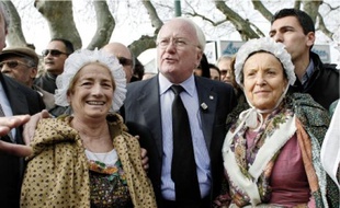 Michel Vauzelle (PS) était présent au marché de l'Estaque, samedi dernier.