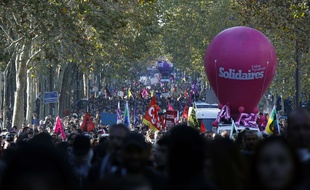 Manifestation interprofessionnelle du 9 octobre à Paris.