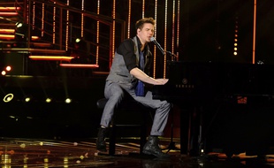 Manu Galure lors du dernier prime de l'émission de D8, La Nouvelle Star