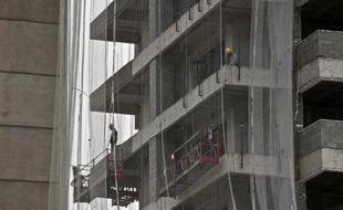 Bâtiment commercial en construction à Sao Paulo, au Brésil, le 7 mars 2014