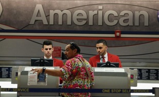 Le projet de fusion entre les compagnies aériennes américaines American Airlines et US Airways, annoncé jeudi, marque la poursuite d'un mouvement de consolidation du secteur qui s'est accéléré ces dernières années