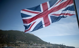 L'Union Jack flotte sur un bateau de la Royal Navy ancré à Gibraltar (Photo illustration).