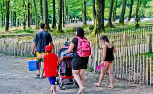 Famille en vacances / Illustration