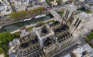Les promesses de dons pour reconstruire Notre-Dame de Paris, dévastée lundi par le feu, s'élevaient mercredi 19 avril 2019 à 850 millions d'euros.