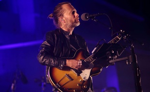 Thom Yorke le chanteur de Radiohead sur scène en 2013.
