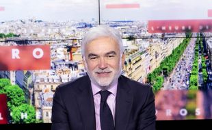 Pascal Praud sur le plateau de « L'heure des pros »