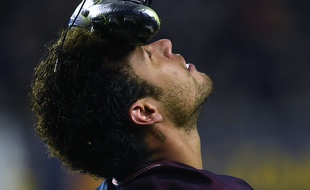 Neymar célèbre son but à Amiens en Coupe de la Ligue, le 10 janvier 2018.