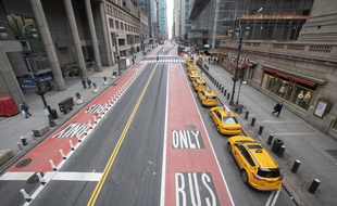Une rue de New York déserte en plein confinement, le 25 mars 2020.