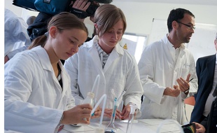 Des élèves de BTS au lycée de l'enseignement général et technologique agricole Théodore Monod du Rheu le 7/9/17.
