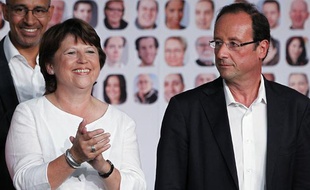 Martine Aubry et François Hollande lors de l'Université d'été du Parti socialiste à La Rochelle, le 28 août 2011.