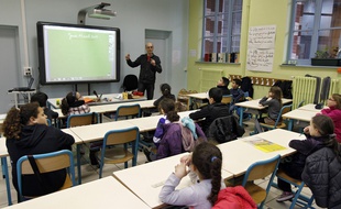 Speechi, leader national des écrans interactifs.