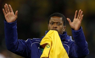 Le latéral et capitaine de l'équipe de France, Patrice Evra, lors du match de Coupe du monde face à l'Afrique du sud, le 22 juin 2010 à Bloemfontein.