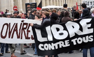 Une manifestation nationale pour défendre le droit à l'avortement et l'hôpital public est organisée samedi à Paris et rejoindra celle de l'intersyndicale contre la réforme des retraites, ont annoncé vendredi les initiateurs.