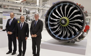 François Hollande, au centre, inaugure l'usine Safran-Albany de Commercy (Meuse) en 2014