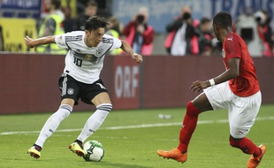 Mesut Ozil et l'Allemagne commencent leur Mondial contre le Mexique.