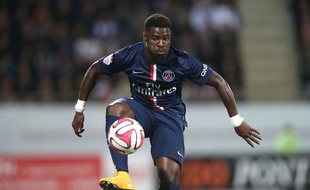 Serge Aurier lors du match entre le PSG et Lorient le 1er novembre 2014.