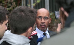 Harlem Désir, futur patron du Parti socialiste a "condamné avec la plus grande fermeté" les propos de Christian Jacob, selon lequel il est "intolérable de mettre en cause la police républicaine et la République toute entière" en reconnaissant les événements du 17 octobre 1961.