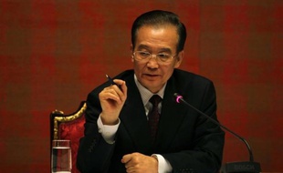 La dette publique de la Chine est "dans l'ensemble sûre et sous contrôle", a assuré le Premier ministre chinois Wen Jiabao, cité lundi par la presse officielle.