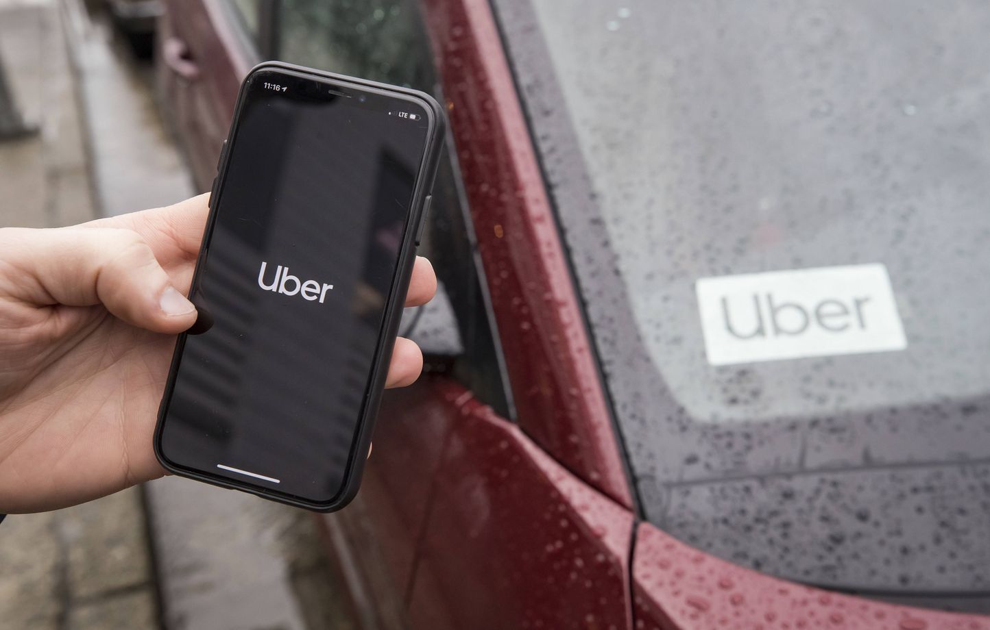 Commander un uber van en avance online