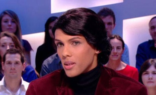 Le double féminin de Stromae sur le plateau du «Grand Journal» le 15 novembre 2013.