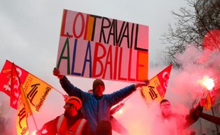 "Loi travail, à la baille", l'un des slogans de la manifestation contre la loi El Khomri, le 31 mars 2016 à Paris