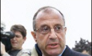 L'ancien élu RPR Didier Schuller a été condamné à un an de prison ferme jeudi par la cour d'appel de Paris, pour avoir fait financer illégalement par des entreprises sa campagne politique à Clichy (Hauts-de-Seine) au début des années 1990.