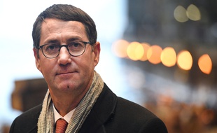 Jean-Marc Roué est le PDG de la compagnie maritime Brittany Ferries, dont le siège est basé à Roscoff, dans le Finistère.