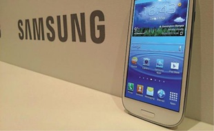 Le Galaxy SIII de Samsung sera dispo en blanc ou bleu