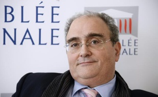 Paul Giacobbi, député du parti radical de gauche, donne une conférence de presse le 11 décembre 2013 à l'Assemblée nationale