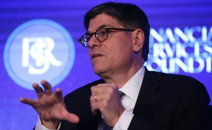 Le secrétaire américain au Trésor Jacob Lew lors d'une table ronde sur les services financiers le 2 octobre 2015 à Washington