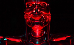 Un robot "T-800 Endoskeleton" d'une exposition "ROBOT" au musée de la Science à Londres le 7 février 2017