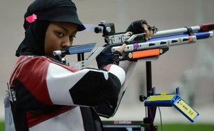 "Je suis heureuse et fière", a déclaré la tireuse Bahiya Al-Hamad, première sportive du Qatar à participer aux jeux Olympiques, après les qualifications du tir à la carabine 10 m des JO de Londres dont elle a pris samedi la 17e place
