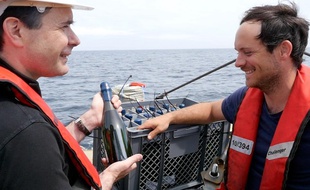 Opération d'immersion de grands crus dans l'Atlantique, le 28 juin 2015