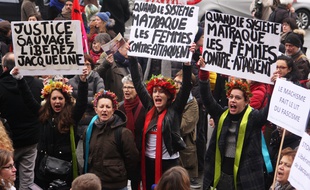 Des manifestantes demandent la libération de Jacqueline Sauvage, le 23 janvier 2016 à Paris.