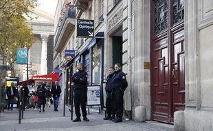La résidence hôtelière de luxe, où Kim Kardashian s'est fait braquer, se situe près de la Madeleine et des grands magasins, dans un quartier cossu de la capitale.