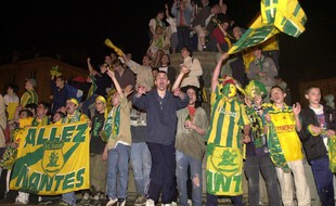 La folie s'empare du centre-ville de Nantes dans la nuit du 12 au 13 mai 2001.