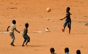 La sécheresse dans une grande partie de l'Angola met à mal la production agricole, un revers pour un pays qui ne couvre pas ses besoins alimentaires et a du mal à relancer une agriculture autrefois florissante.