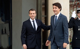 le président français Emmanuel Macron reçoit le Premier ministre Justin Trudeau à l'Elysée le lundi 16 avril 2018.