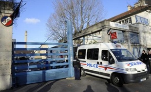 L'Assistance publique-hôpitaux de Paris (AP-HP) a annoncé vendredi dans un communiqué qu'"un problème dans le circuit d'acheminement du médicament à l'intérieur de l'hôpital serait à l'origine du décès du petit Yliès, le 24 décembre dernier" à Paris.