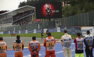 Une minute de silence observée avant le départ du GP de Spa-Francorchamps en la mémoire d'Anthoine Hubert, le 1er septembre 2019.
