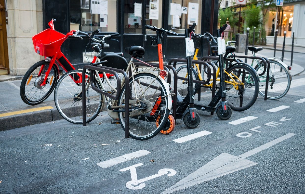 Paris Face au boom du velo les coproprietes vont devoir s adapter