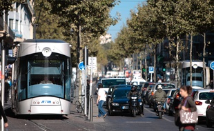Le tramway sur la canebière