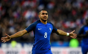 Dimitri Payet fête son but contre la Russie le 29 mars 2016.