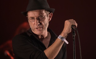 Miossec en concert lors du festival des Francofolies de la Rochelle, le 12 juillet 2014.